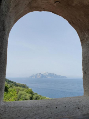 Oblò su Capri.